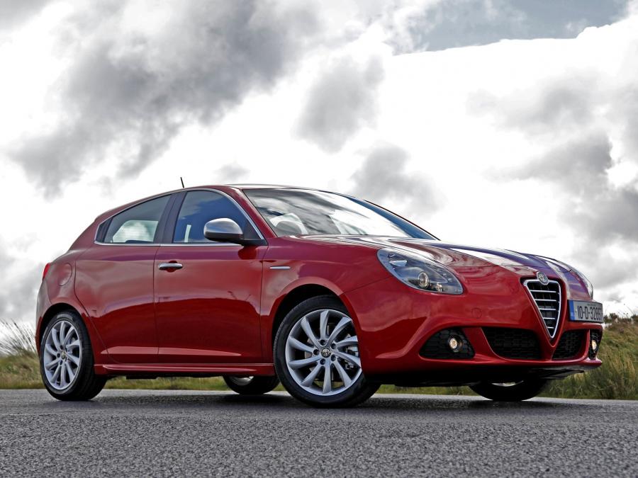  Alfa Romeo Giulietta 2010 года  (UK) (фото 62 из 67)